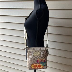 RARE Retired Coach Poppy Tan Gold Crossbody Purse